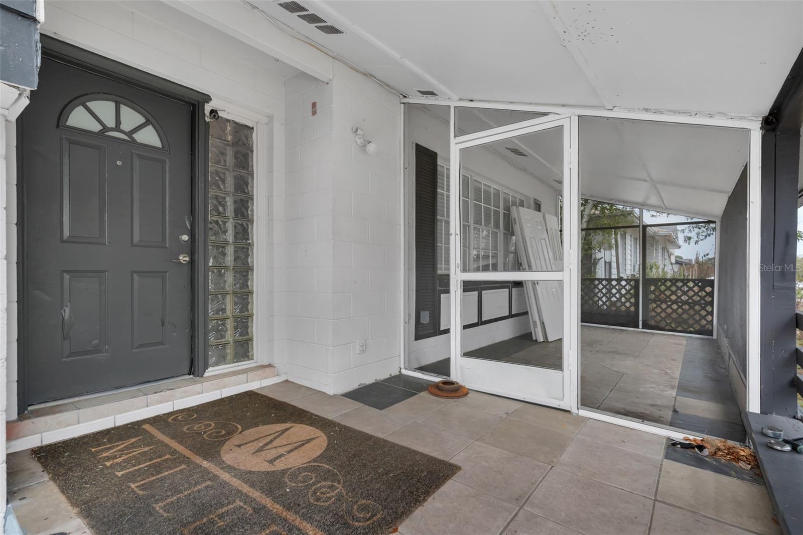 GLENN OAKS - Residential