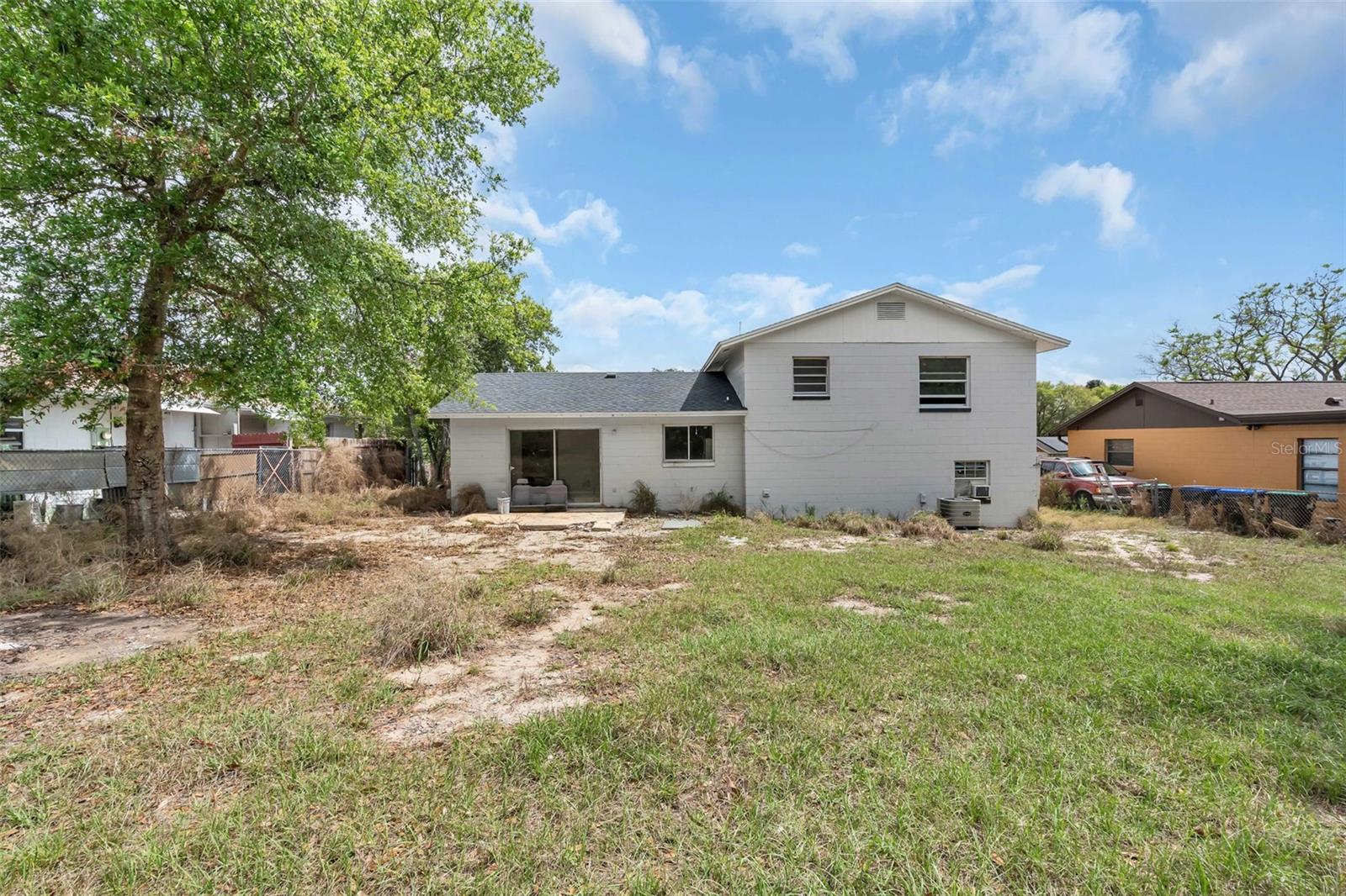 GLENN OAKS - Residential