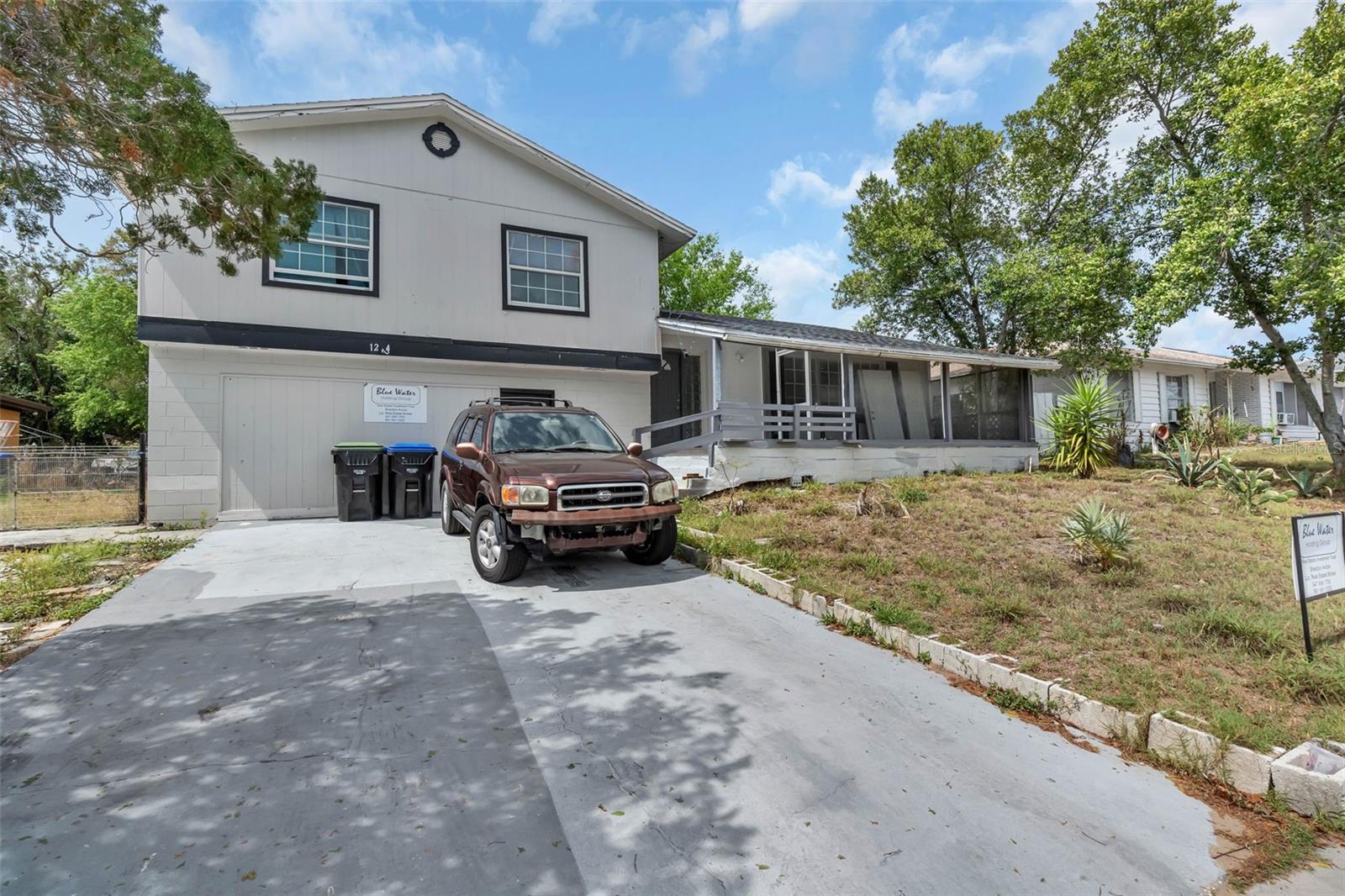 GLENN OAKS - Residential