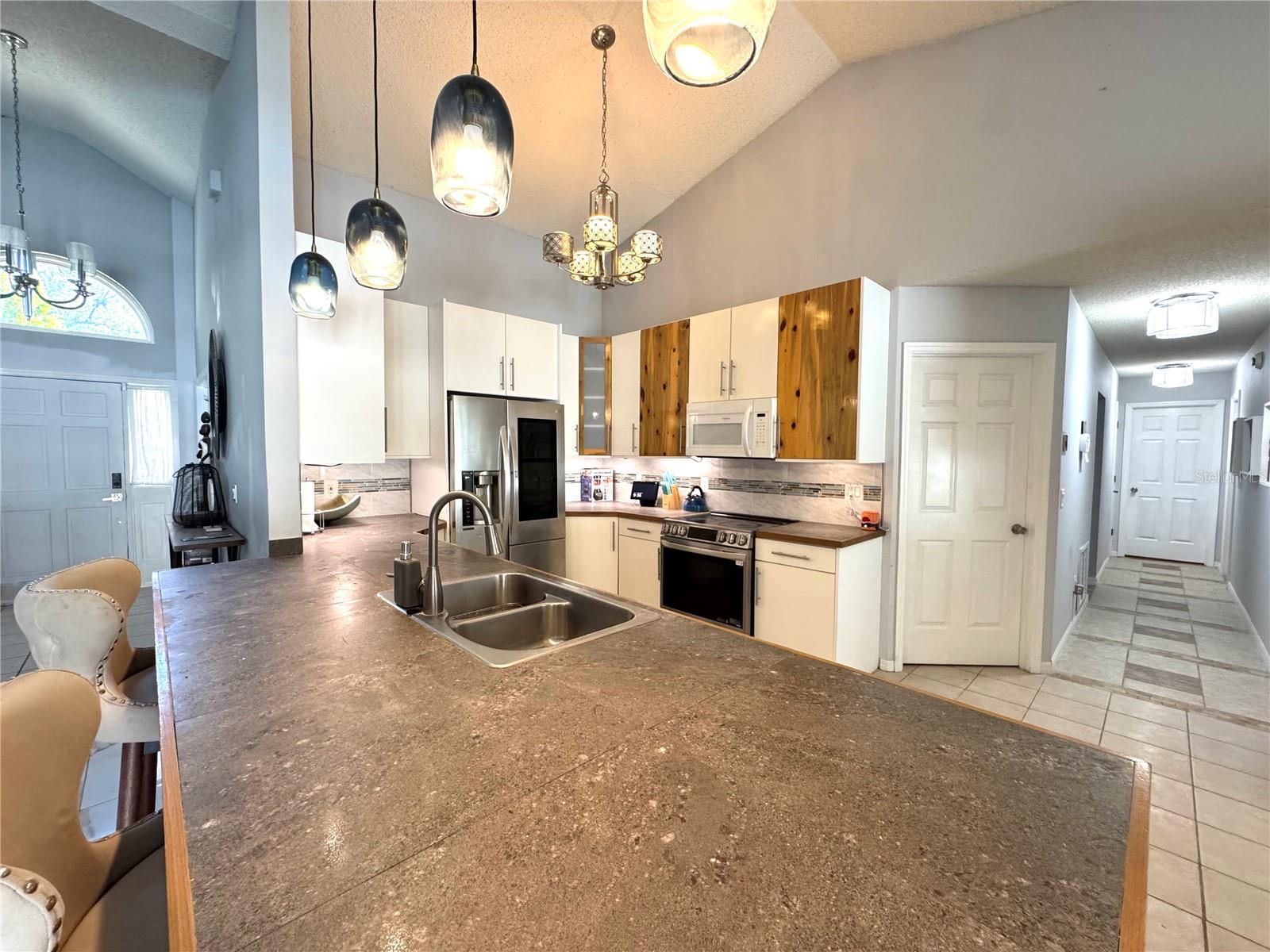 SOUTHFORK SUB - Residential Lease