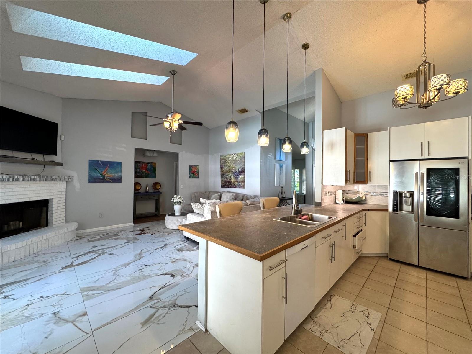 SOUTHFORK SUB - Residential Lease