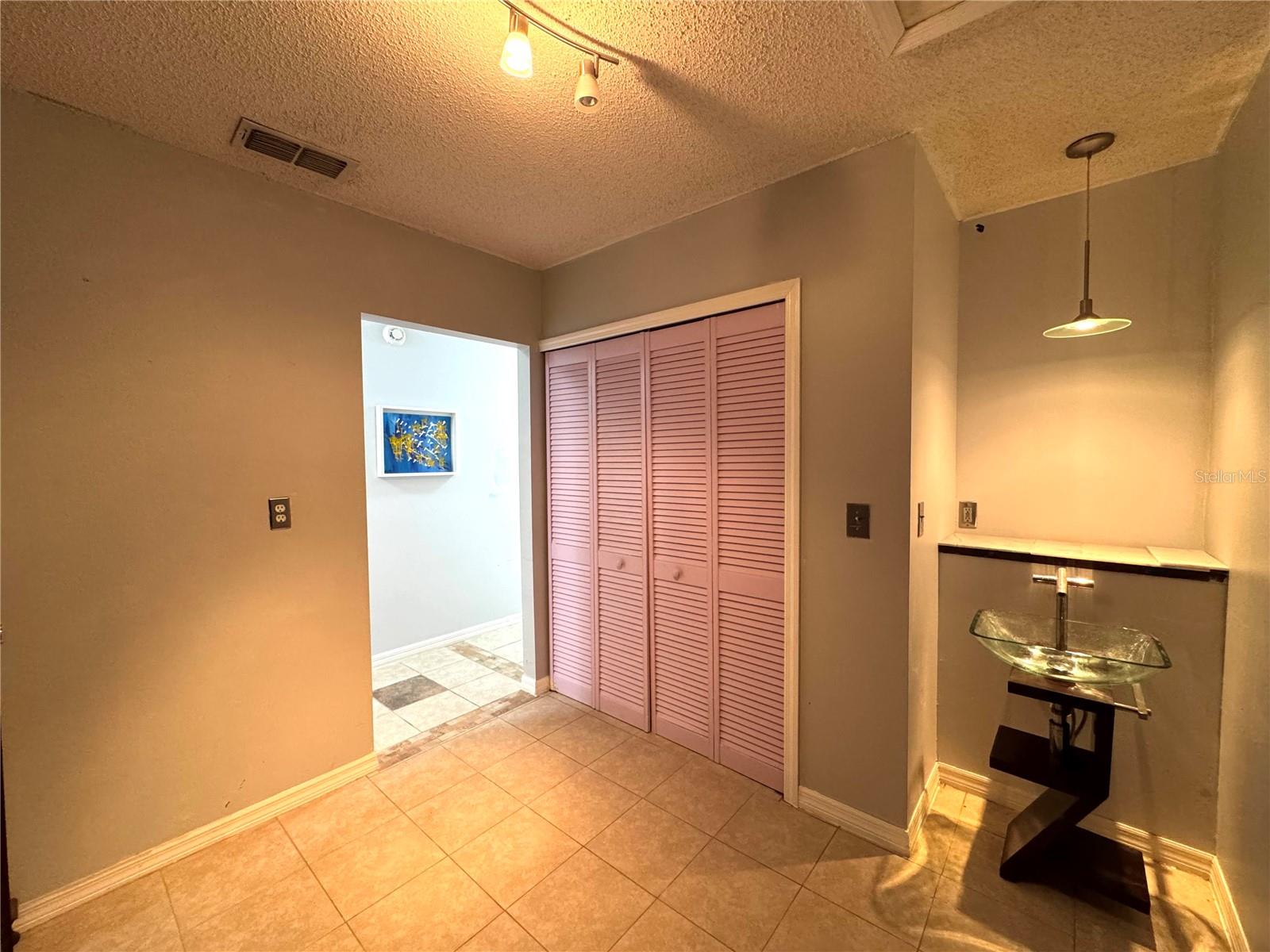 SOUTHFORK SUB - Residential Lease