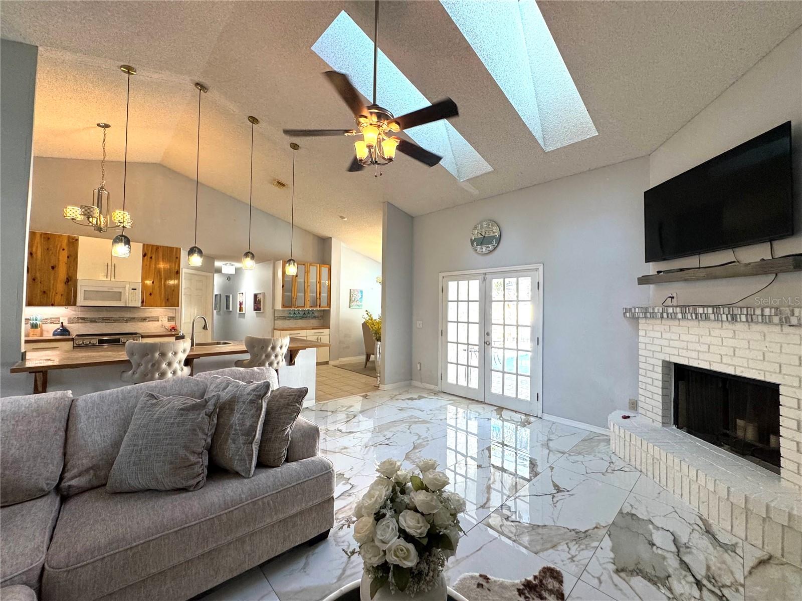 SOUTHFORK SUB - Residential Lease