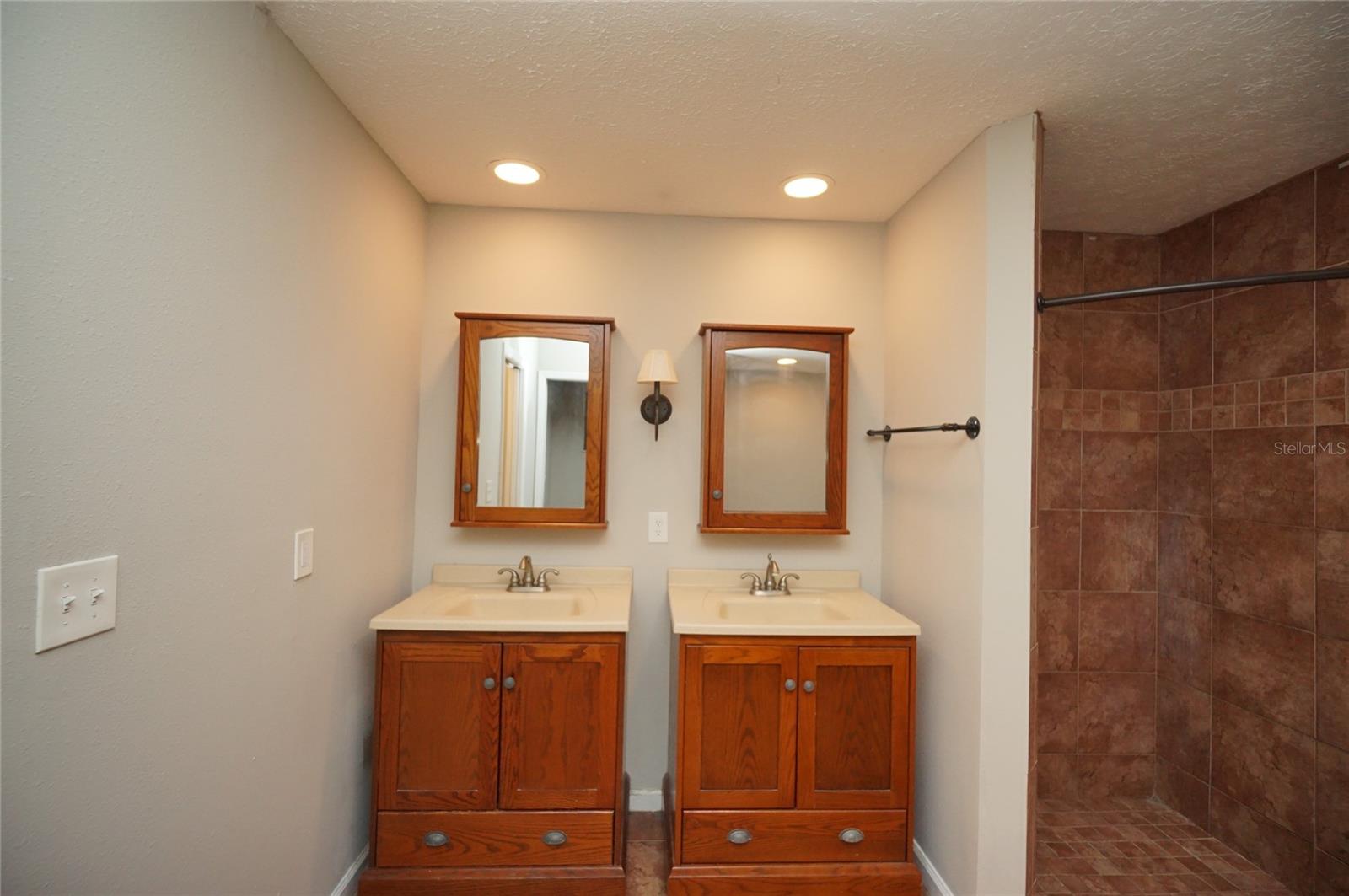 BLOOMINGDALE SEC P Q - Residential Lease