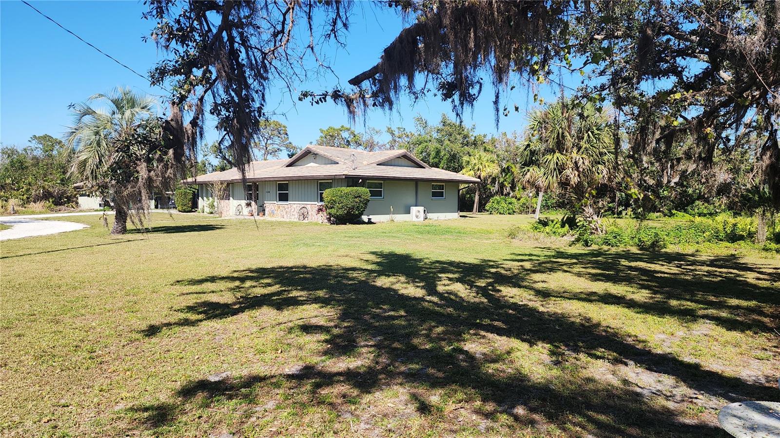 1110 GLADSTONE BOULEVARD