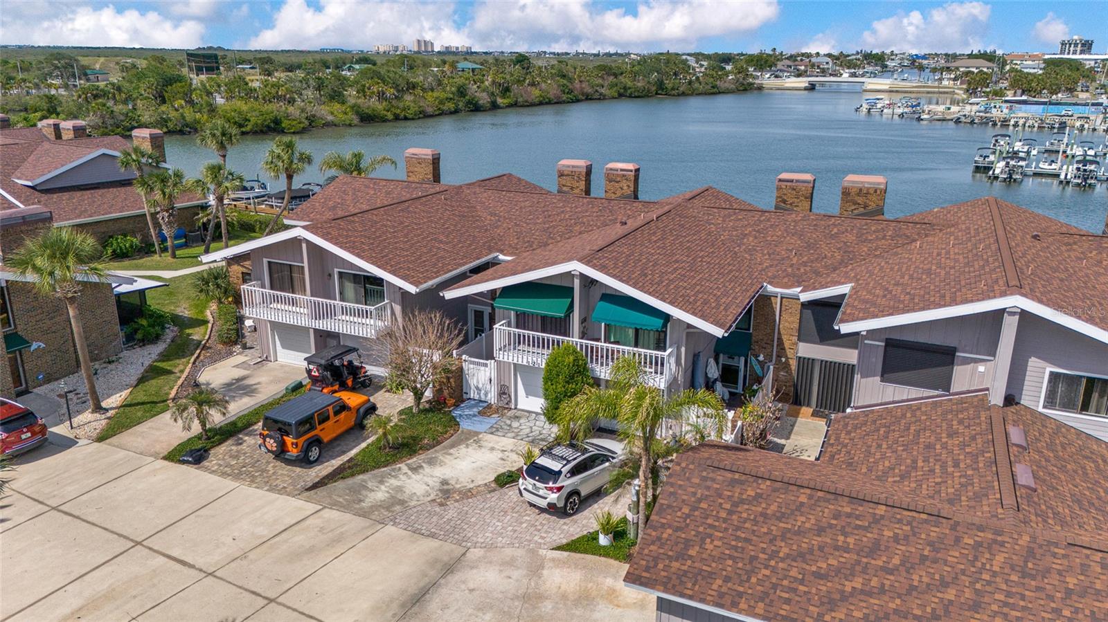 VENETIAN VILLAS - Residential