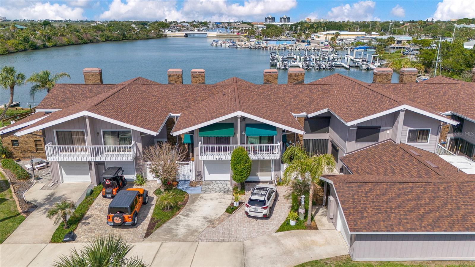 VENETIAN VILLAS - Residential