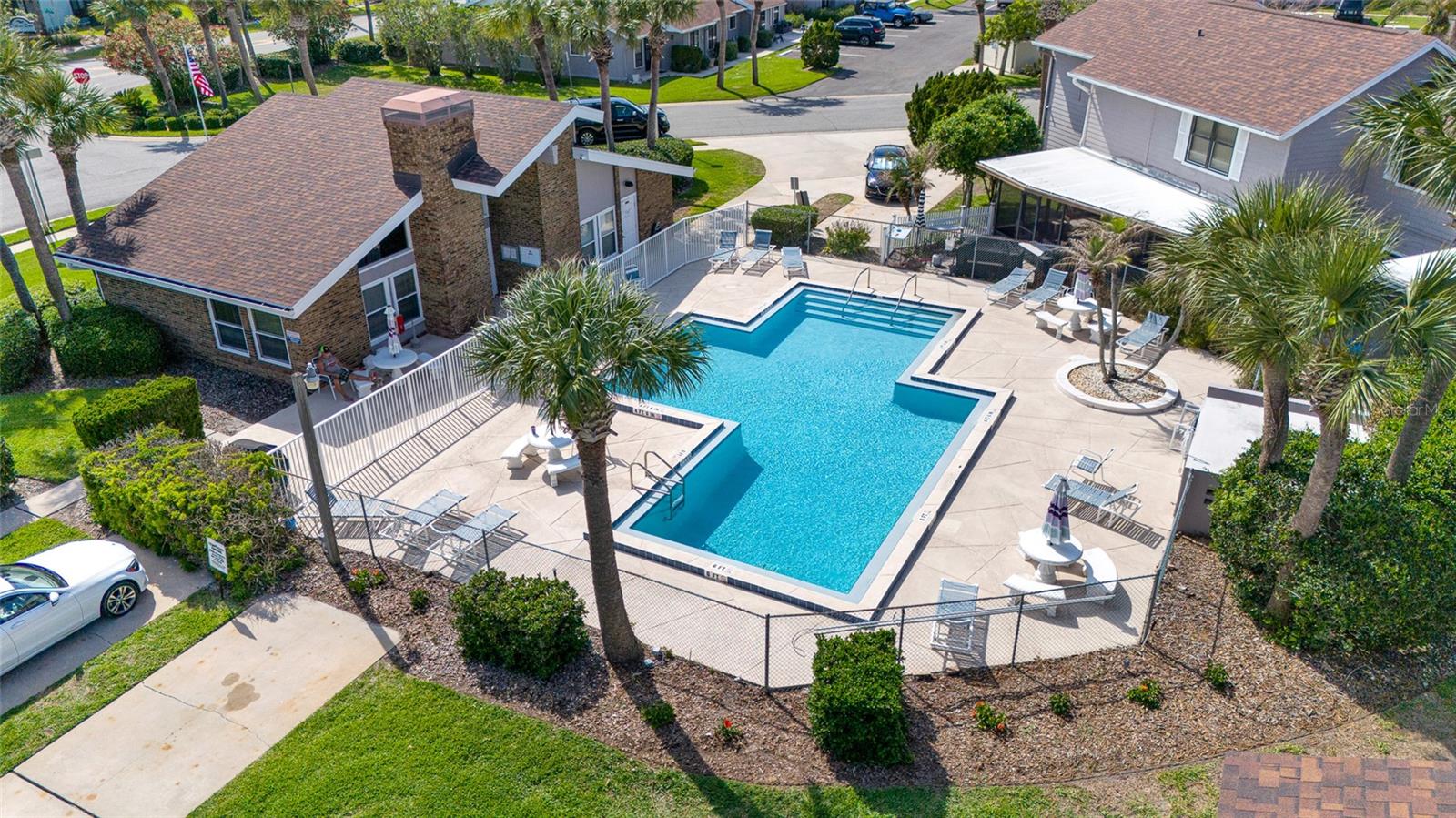 VENETIAN VILLAS - Residential