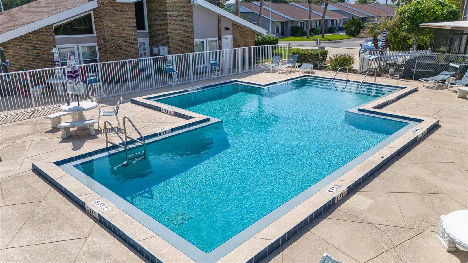 VENETIAN VILLAS - Residential