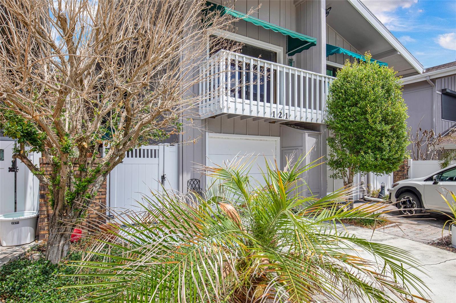 121 LAGOON COURT