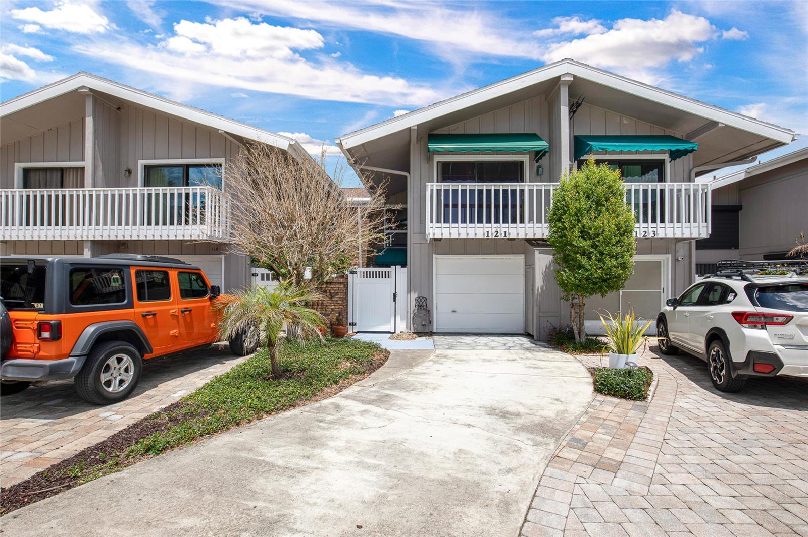 121 LAGOON COURT