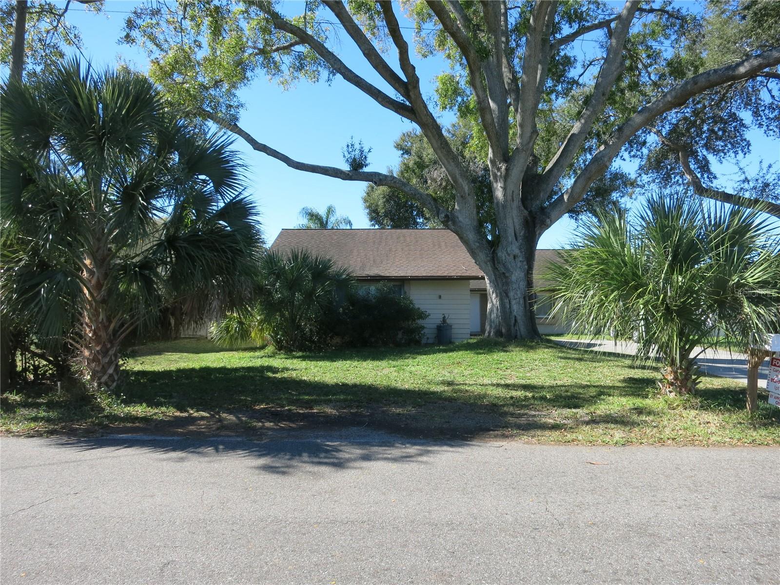 LAGO VISTA - Residential Lease