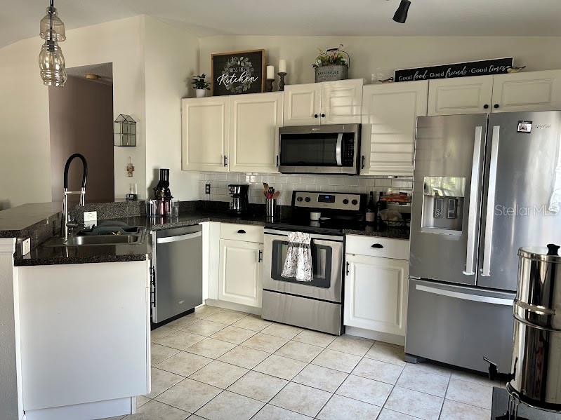 OAKLAND SUB 2 - Residential Lease