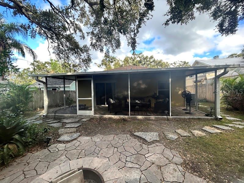 OAKLAND SUB 2 - Residential Lease