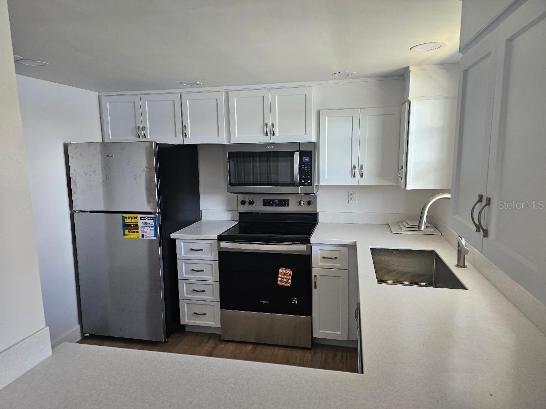 BAY POINTE CONDO - Residential