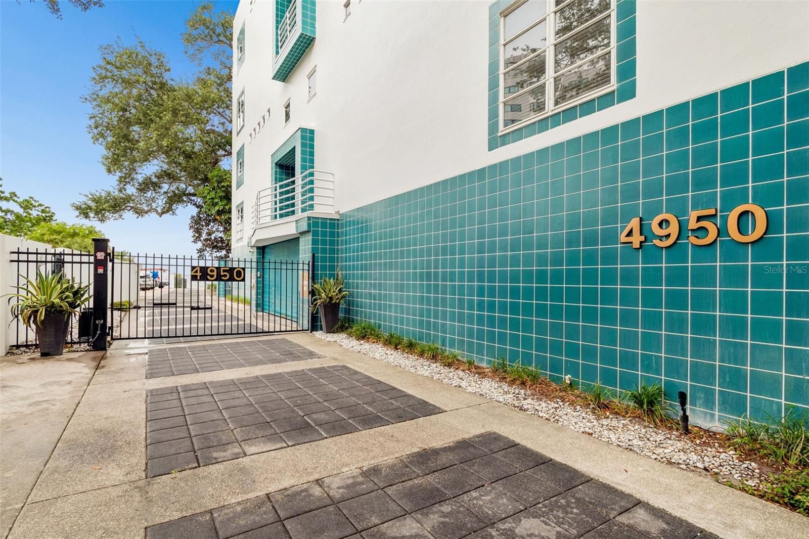 BAYSHORE ON THE BLVD A CO - Residential