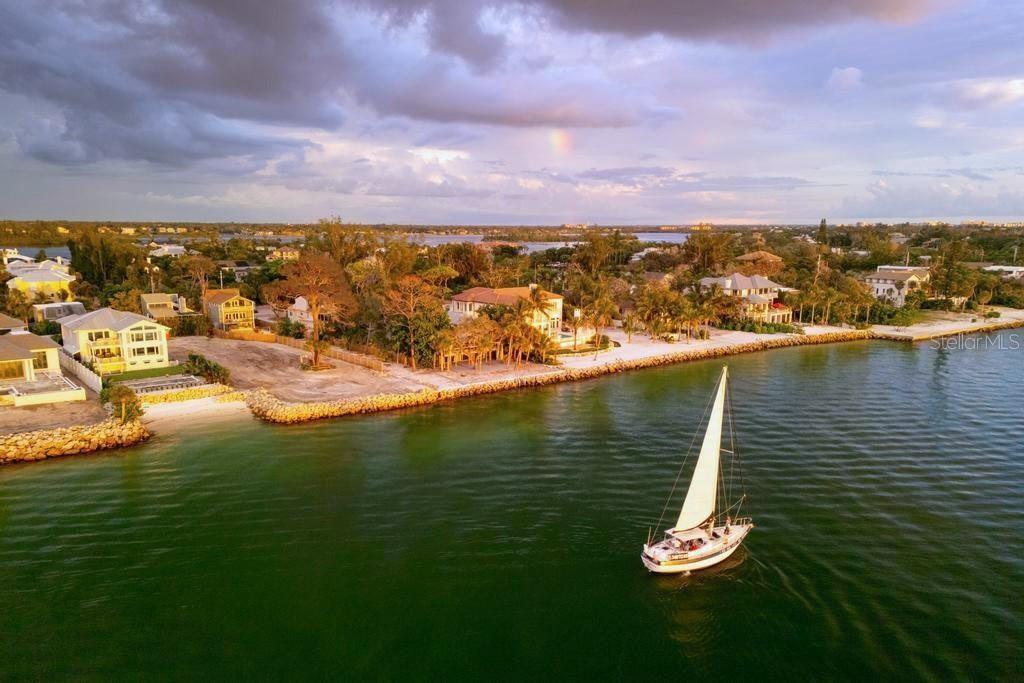 SIESTA REV OF - Land