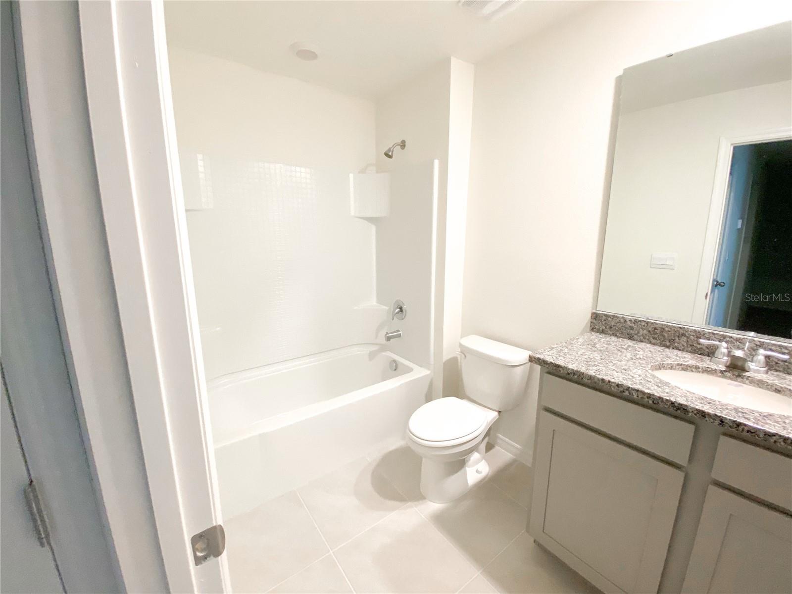 ASTONIA - Residential Lease