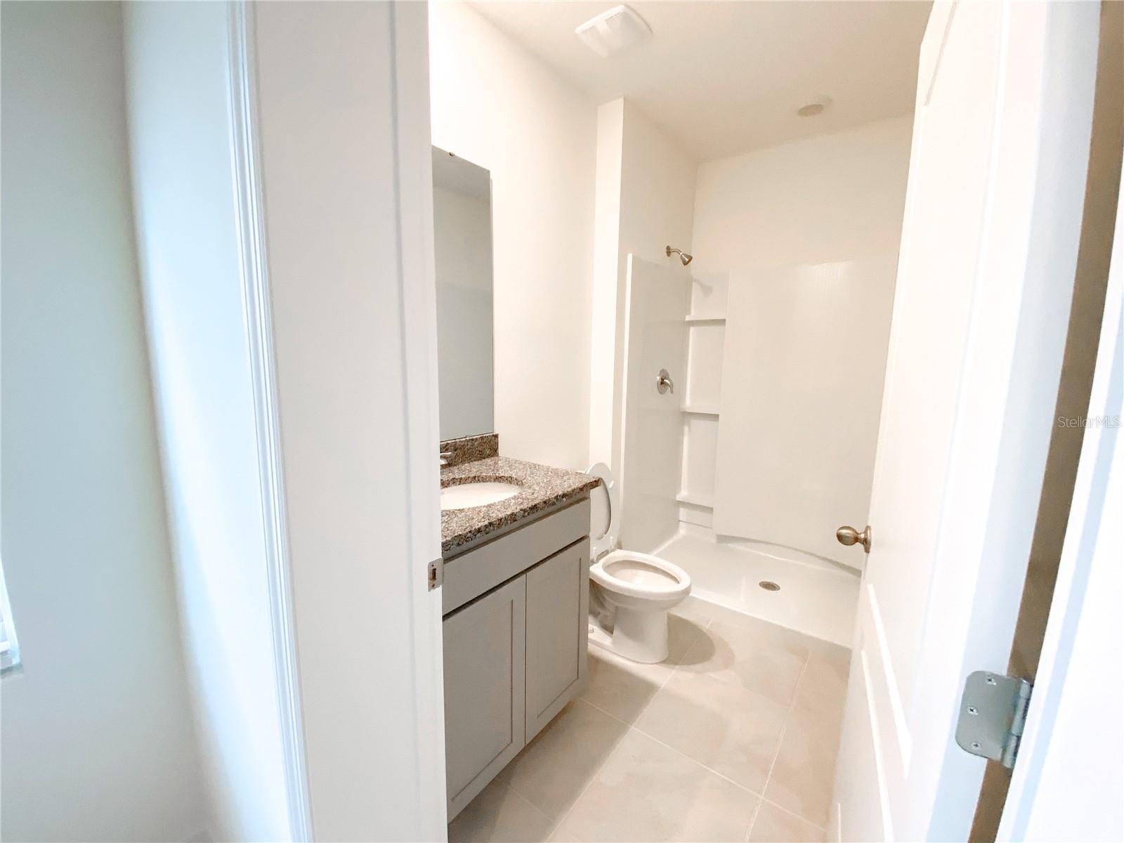 ASTONIA - Residential Lease