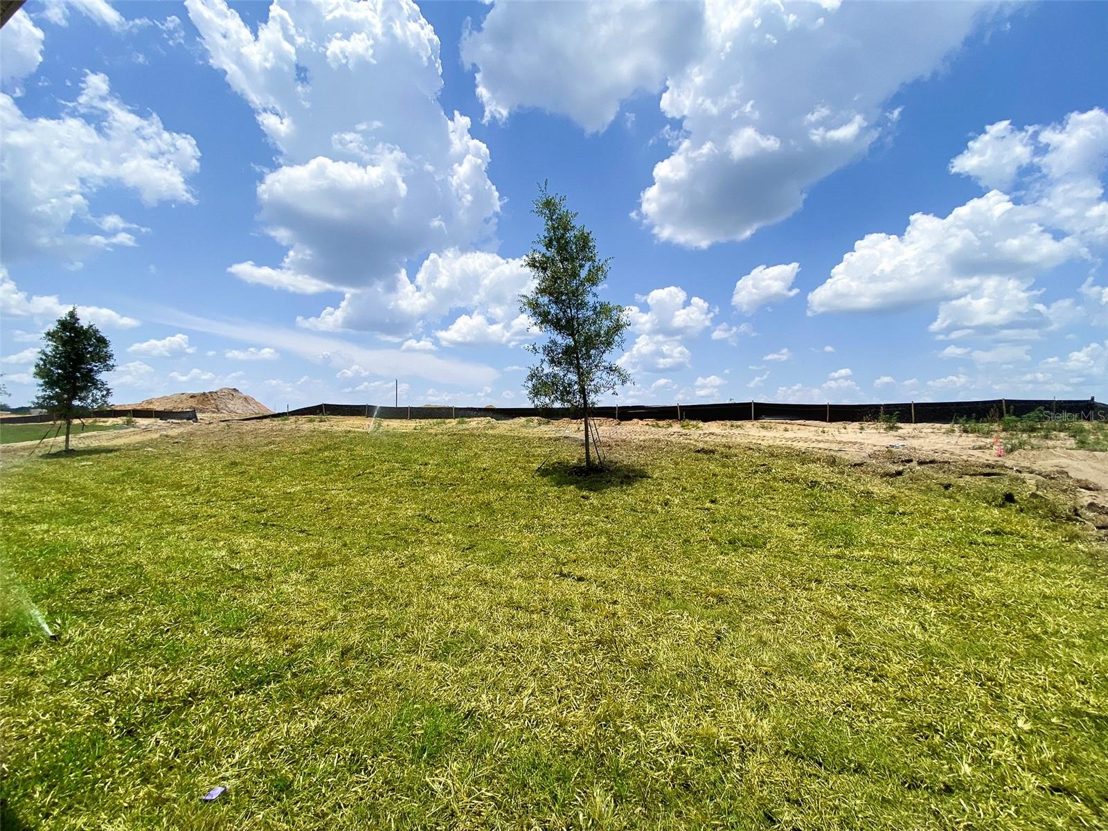 ASTONIA - Residential Lease