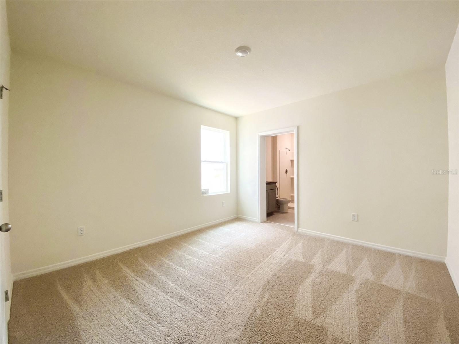 ASTONIA - Residential Lease