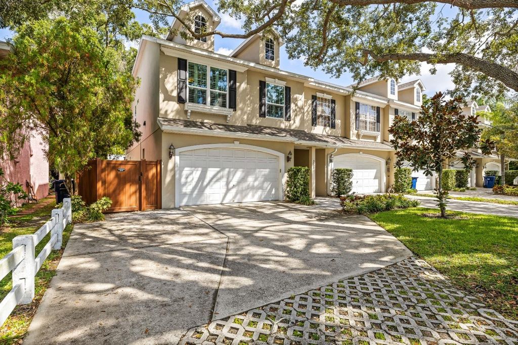 Photo of 3505 W Empedrado Street #5, Tampa, FL 33629 (MLS # TB8435040)