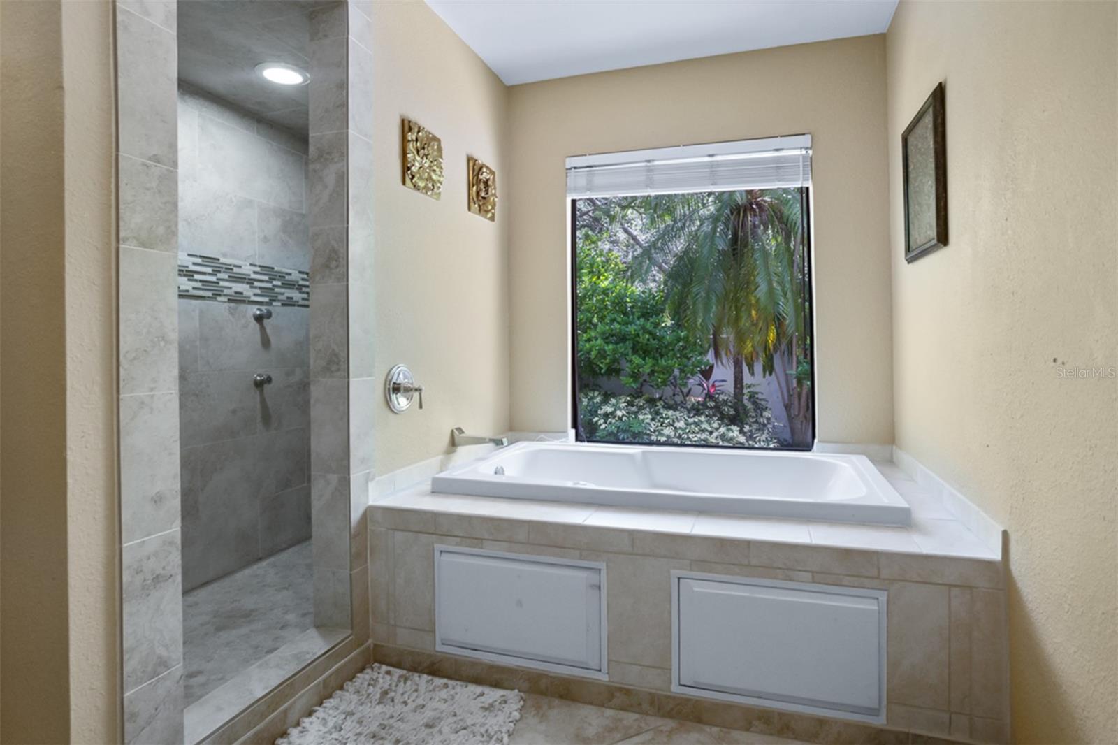 VISTA DEL RIO - Residential