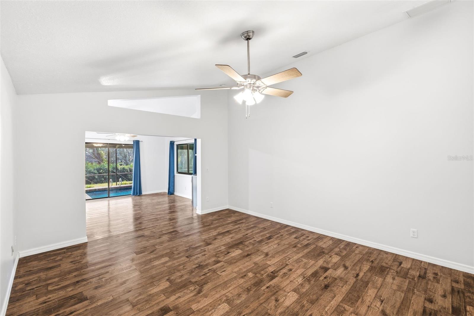 BRISTOL PARK - Residential