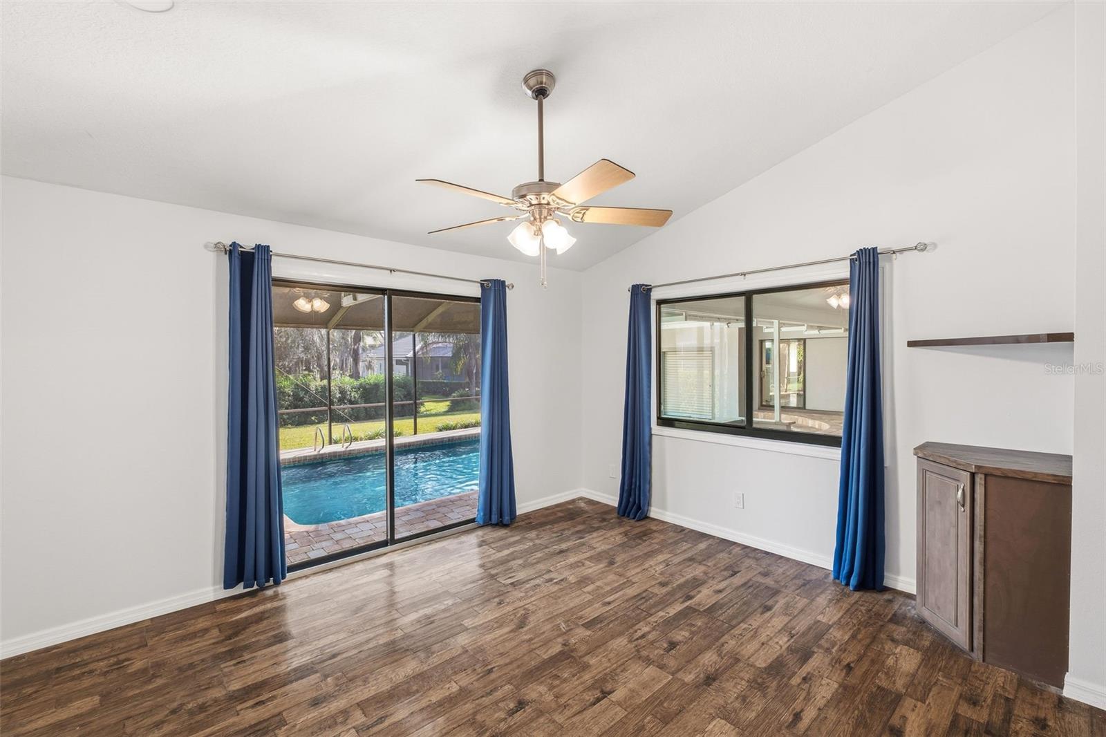 BRISTOL PARK - Residential