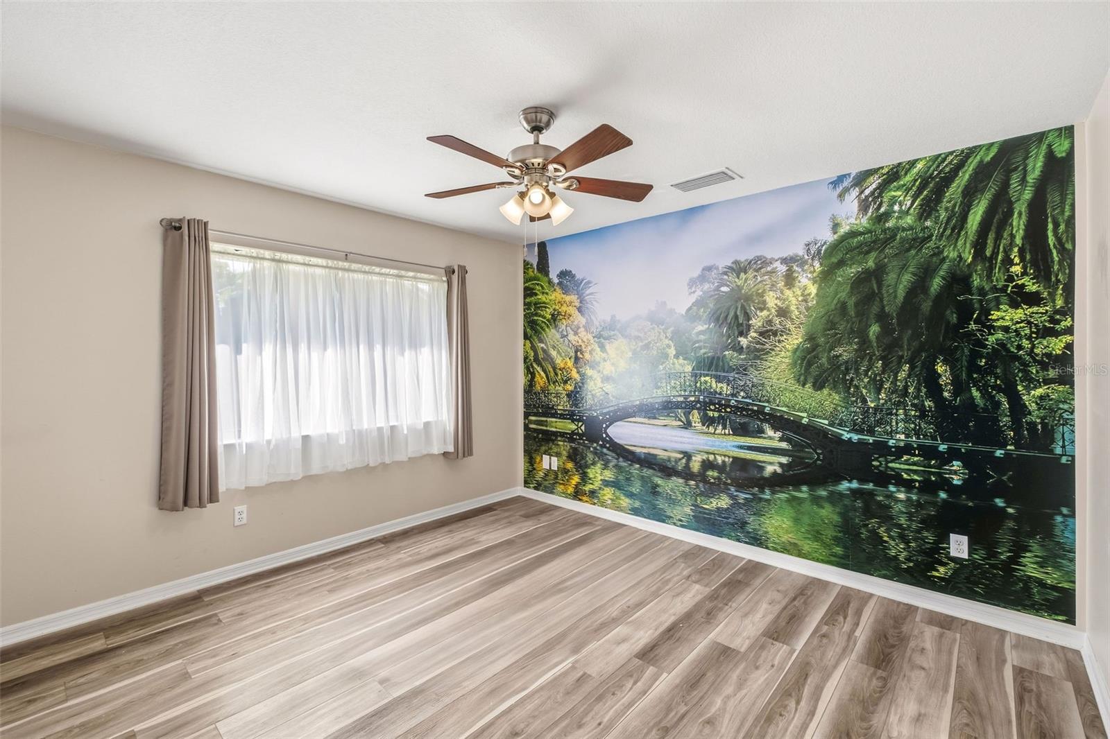 BRISTOL PARK - Residential