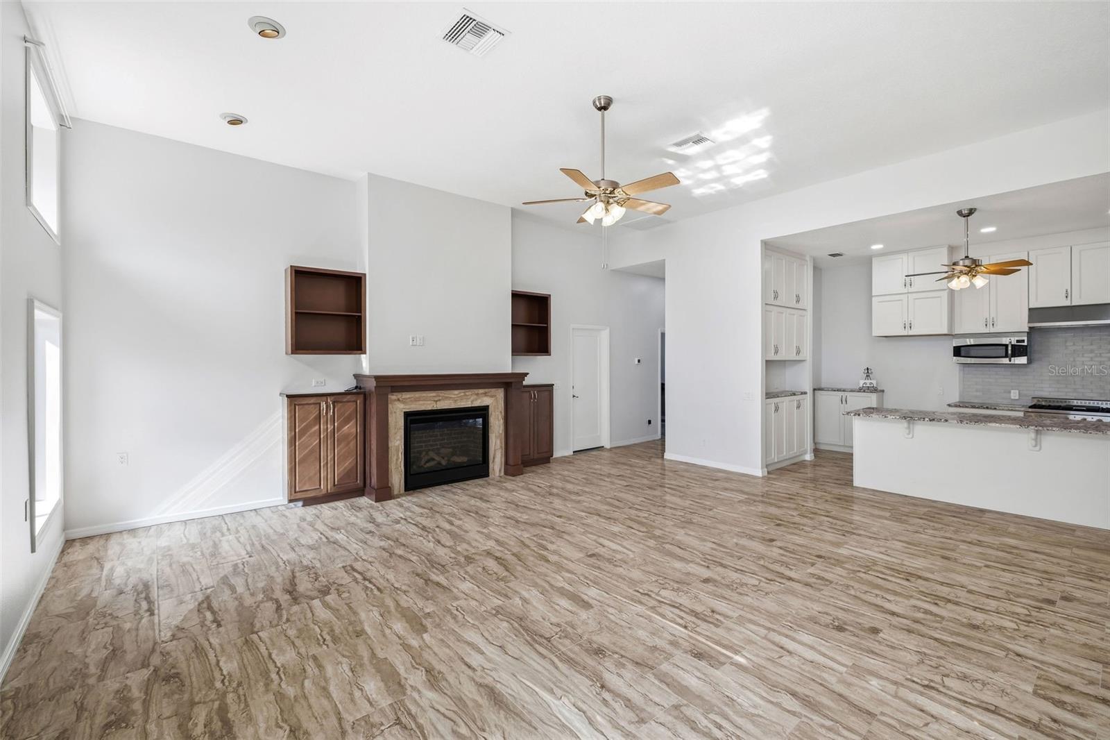 BRISTOL PARK - Residential