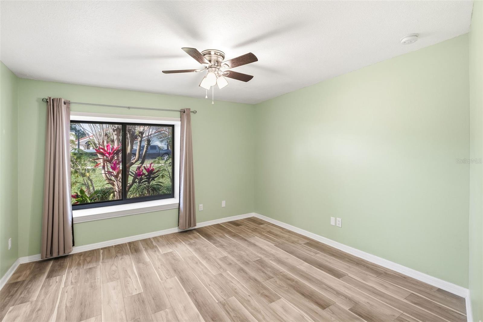 BRISTOL PARK - Residential