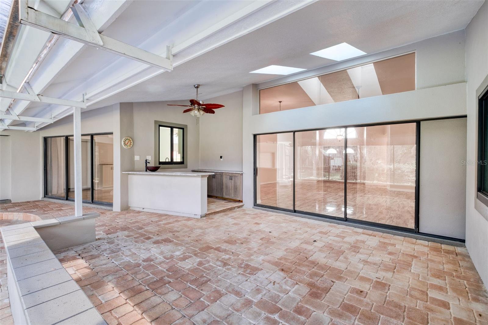 BRISTOL PARK - Residential