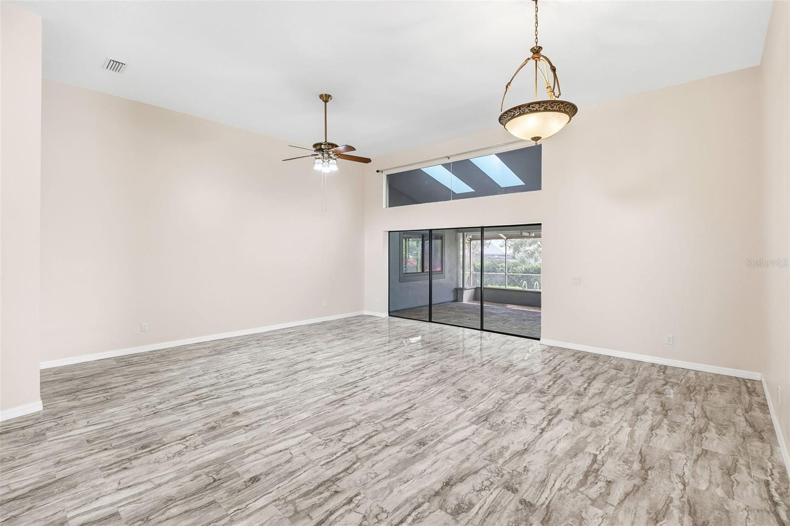 BRISTOL PARK - Residential