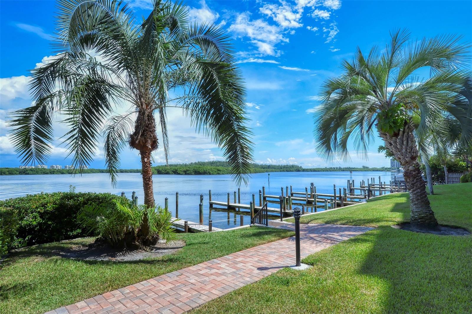 SUNRISE COVE SEC 2 - Residential