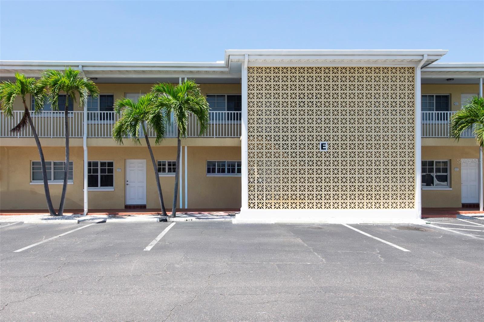 19417 GULF BOULEVARD E109