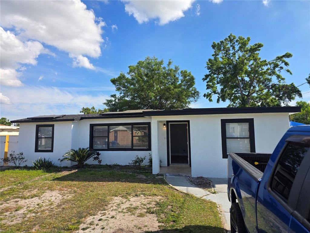 Photo of 2538 W Hiawatha Street, Tampa, FL 33614 (MLS # TB8492721)