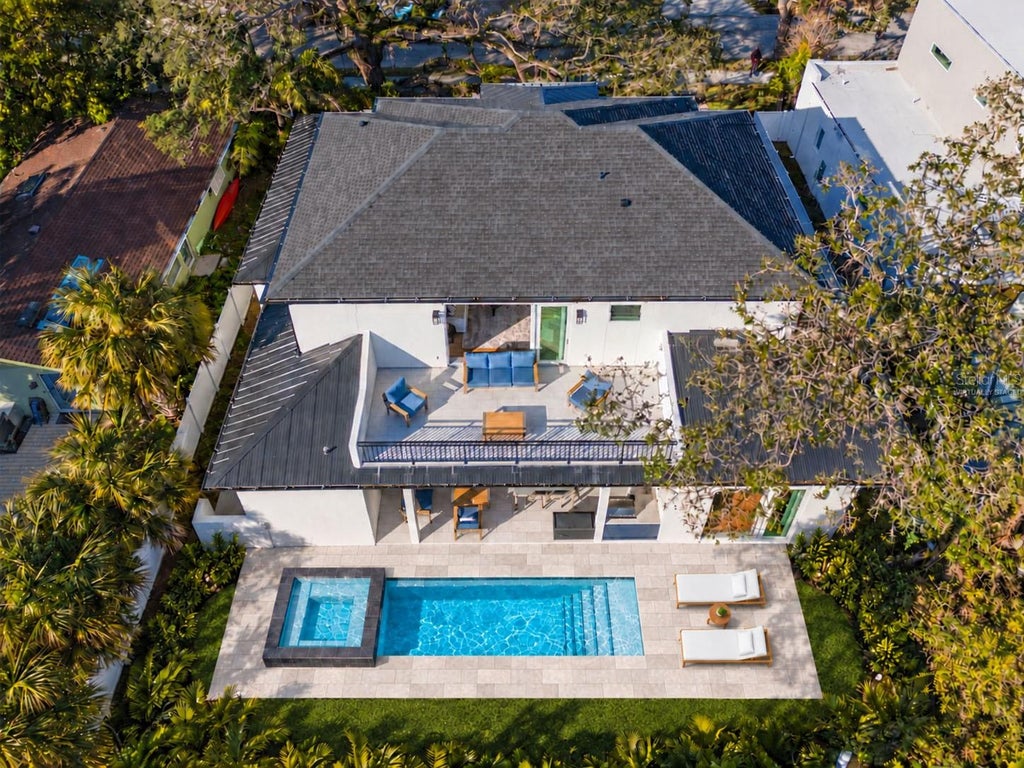 Photo of 2420 Floyd Street, Sarasota, FL 34239 (MLS # A4707246)