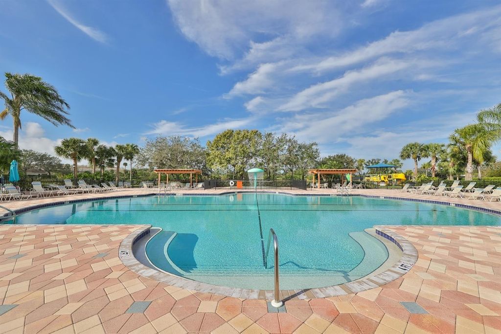 Photo of 819 Fairwaycove Lane #102, Bradenton, FL 34212 (MLS # A4699379)
