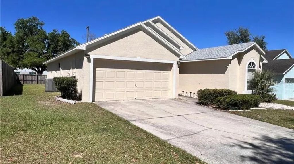 Photo of 418 Henderson Avenue, Seffner, FL 33584 (MLS # V4946684)