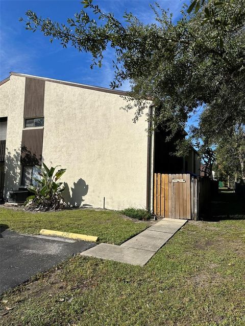Photo of 2654 Crown Court #2654, Kissimmee, FL 34741 (MLS # O6347374)