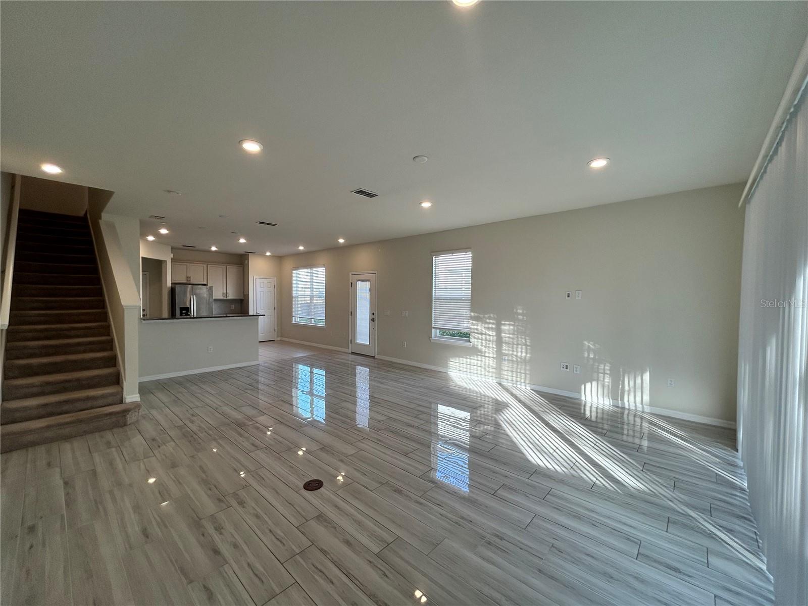 SOMERSET XINGS - Residential Lease