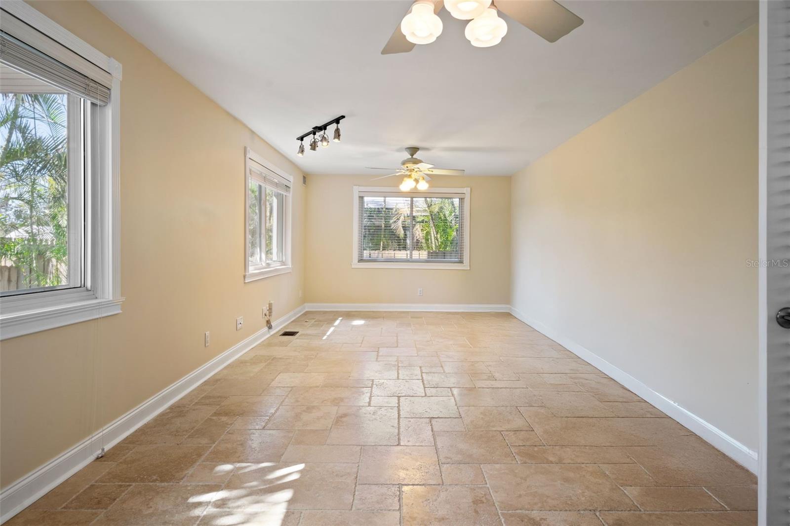 SARASOTA BEACH - Residential