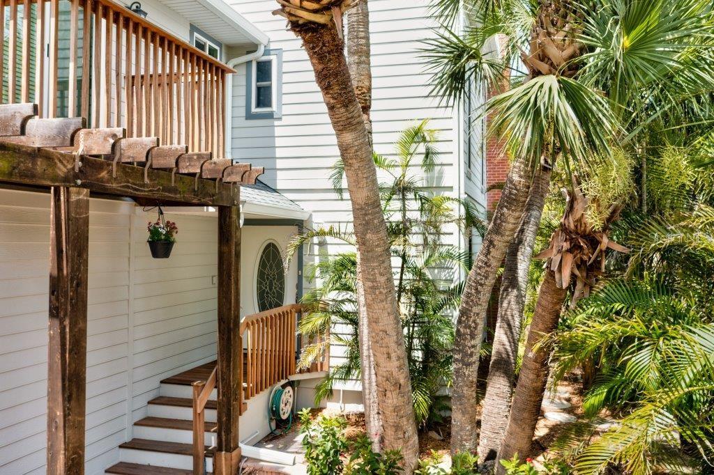 SARASOTA BEACH - Residential