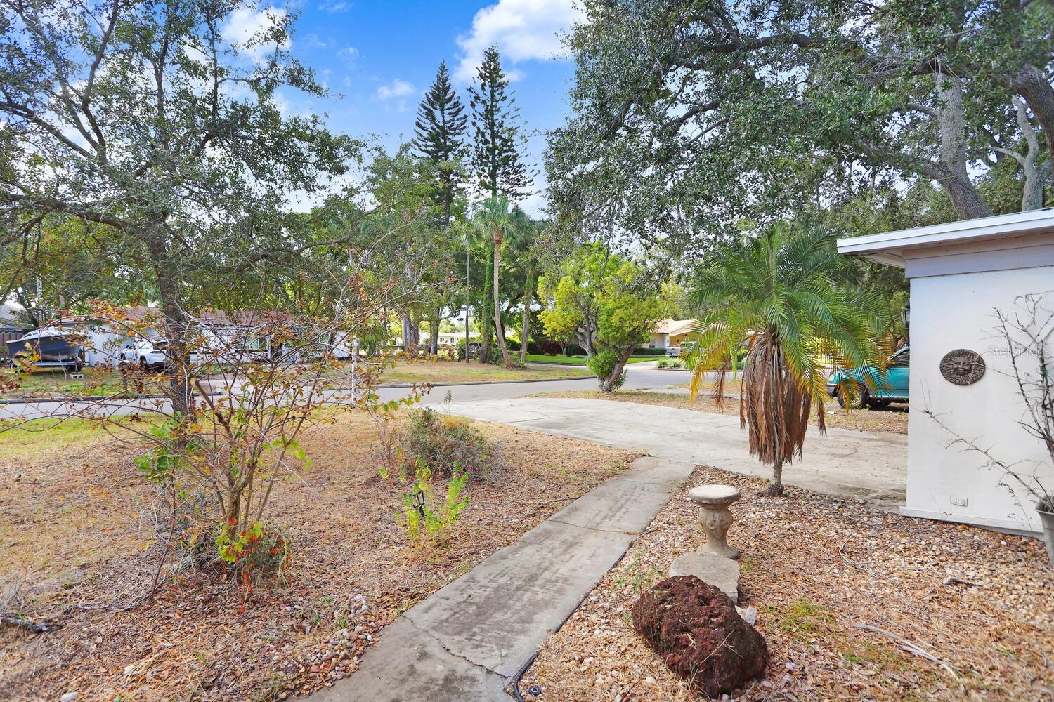 MANHATTAN MANOR REV - Land