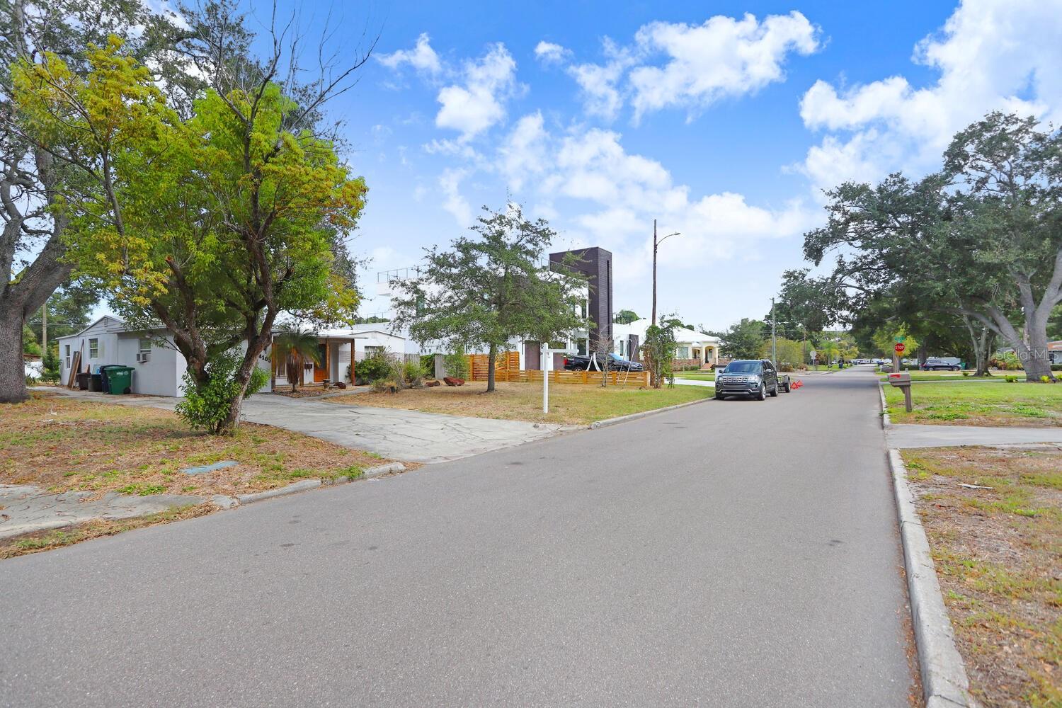 MANHATTAN MANOR REV - Land