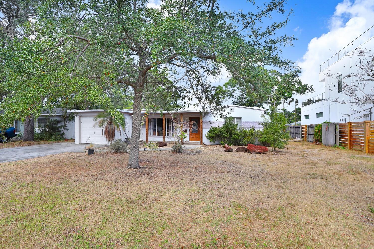 MANHATTAN MANOR REV - Land