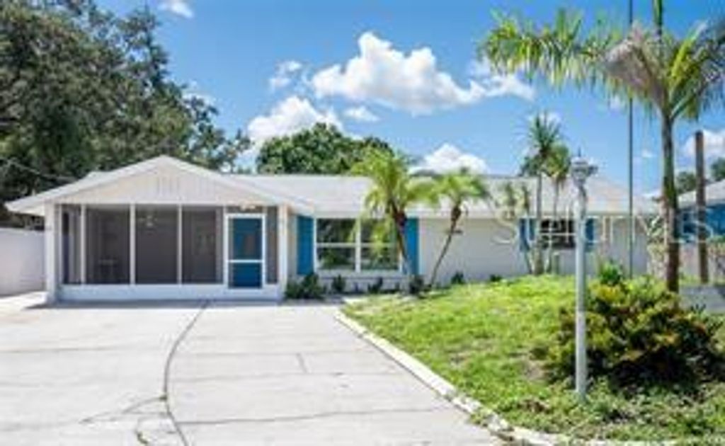 Photo of 232 Pocono Trail E, Nokomis, FL 34275 (MLS # N6144184)
