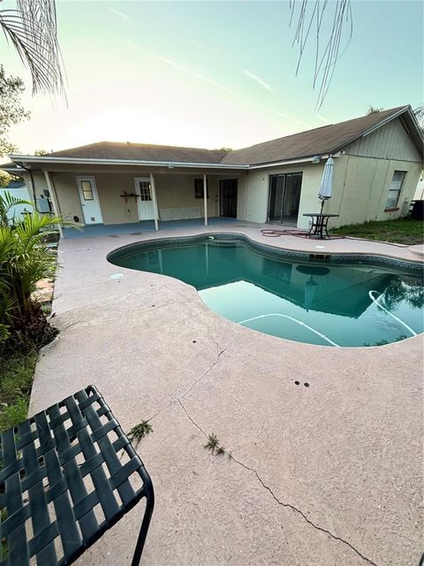 5552 PENTAIL CIRCLE TAMPA FL 33625