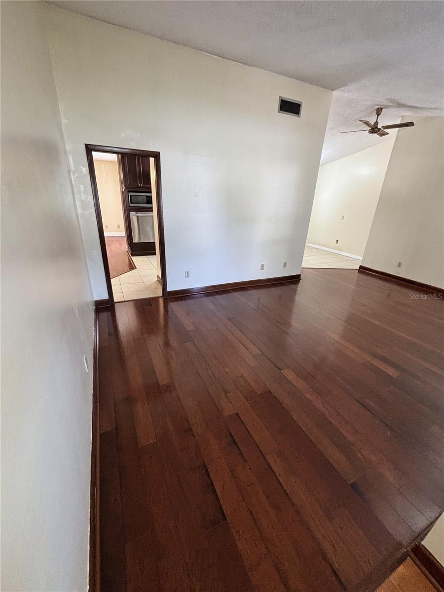 5552 PENTAIL CIRCLE